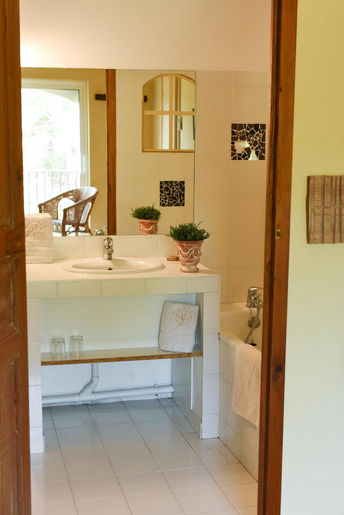 La Bergerie De L'Etang Bed & Breakfast Montels  Rom bilde